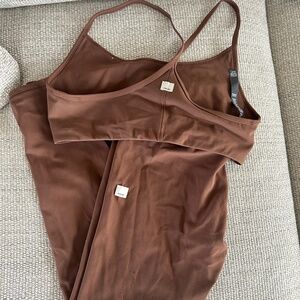Vuori Brown leggings and bra set